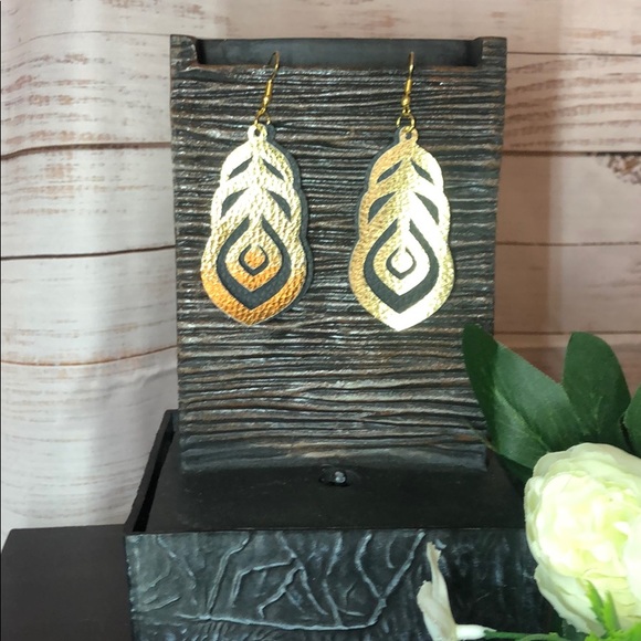 Jewelry - Geometric Dangle Earrings